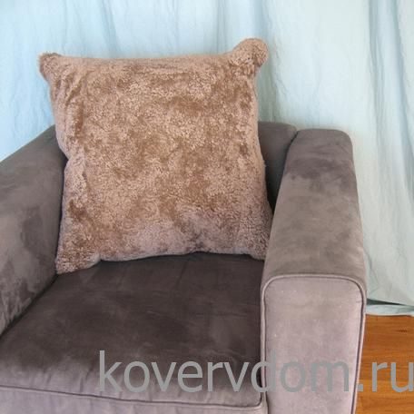Подушка из овчины короткошерстная односторонняя Трюфель  