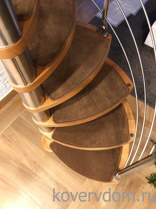 Ковровые накладки HIGHT-класс с укладкой на лестницу