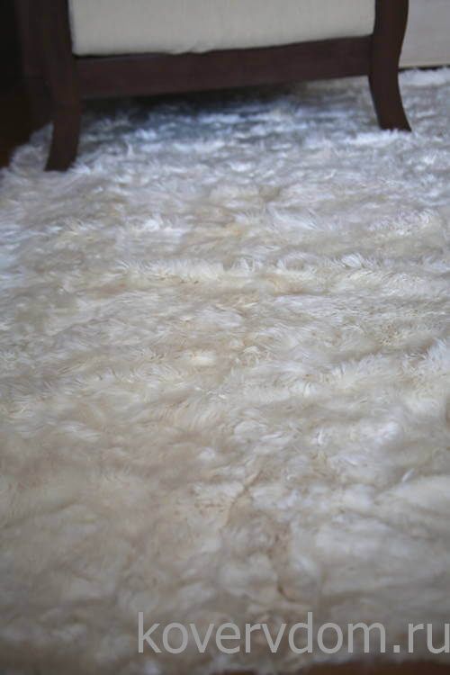 Ковер натуральный из меха Альпаки сури 30 new Ковер натуральный из меха Альпаки сури 30 new